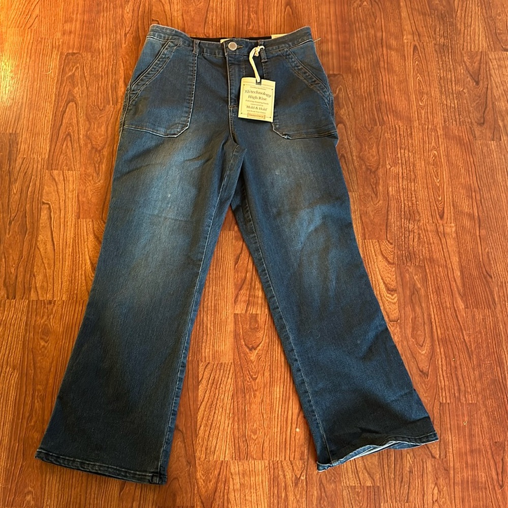 Democracy jeans size 10. “Ab”technology. High rise Bootcut.